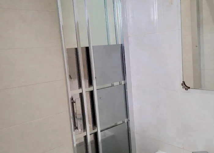 Nice Single Bedroom Near Qmc
